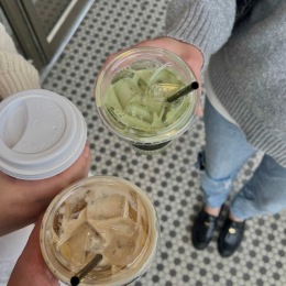 friends drinking drinks 